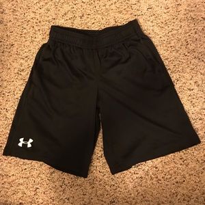 Boys/Youth Small Under Armour Shorts
